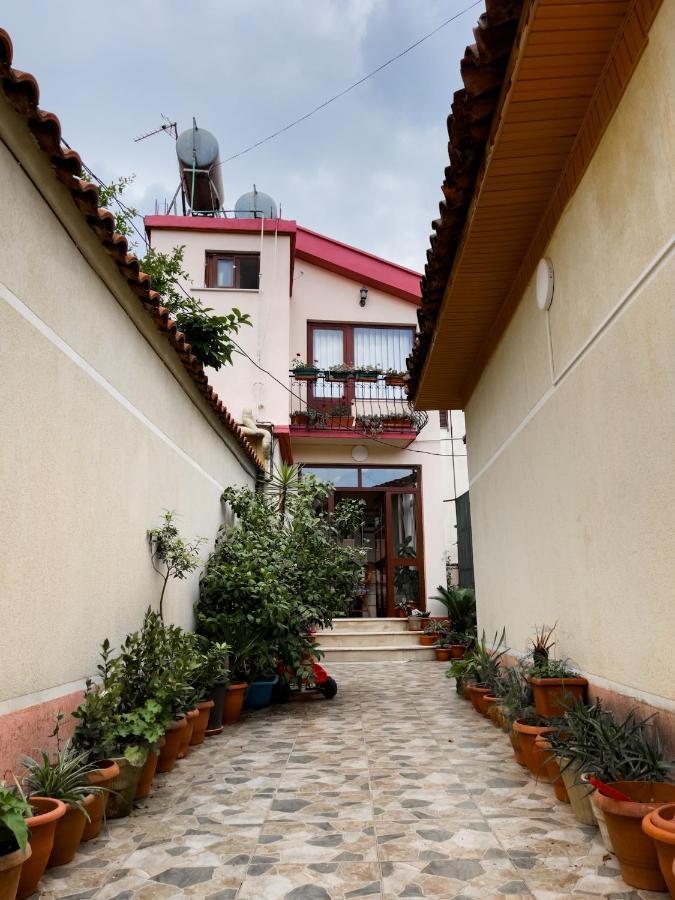 Vila Kodra Тирана Экстерьер фото